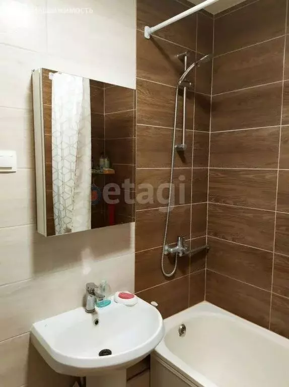 2-комнатная квартира: Пермь, улица Овчинникова, 15А (45.9 м) - Фото 1