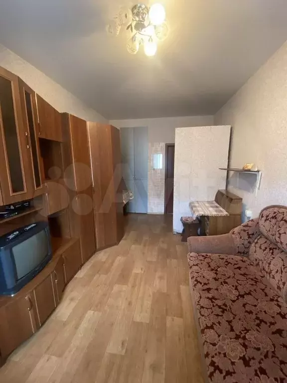 Комната 15 м в 3-к., 4/4 эт. - Фото 1
