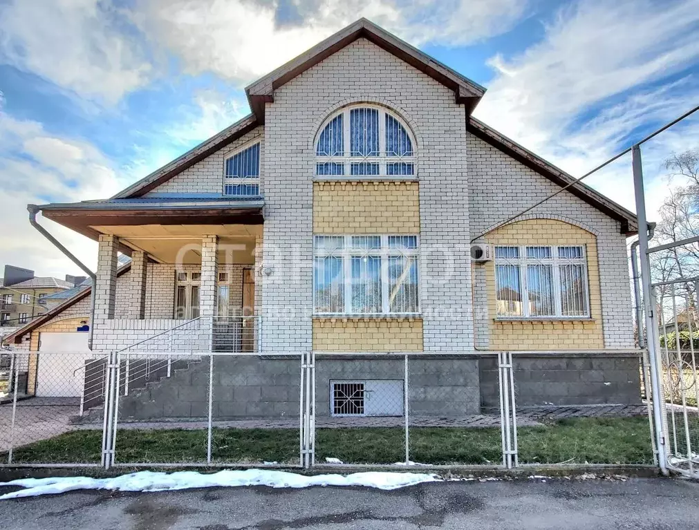 Дом в Ставропольский край, Ессентуки Октябрьская ул. (481 м) - Фото 1