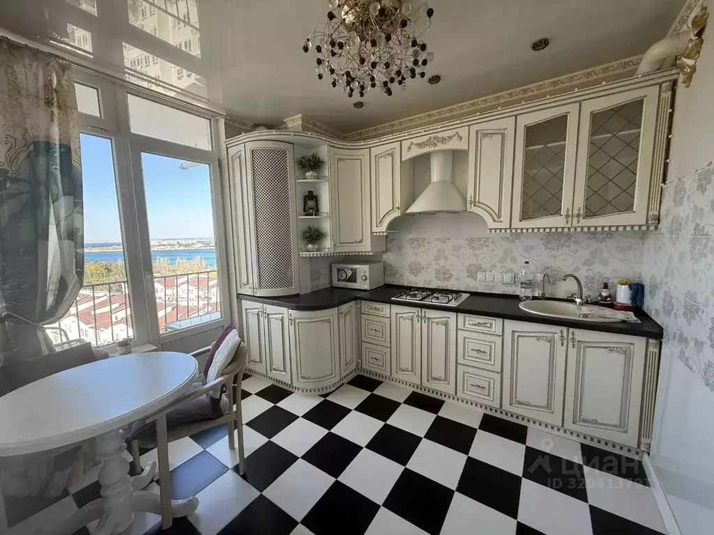 2-к кв. Севастополь ул. Челнокова, 12/1 (80.0 м) - Фото 2