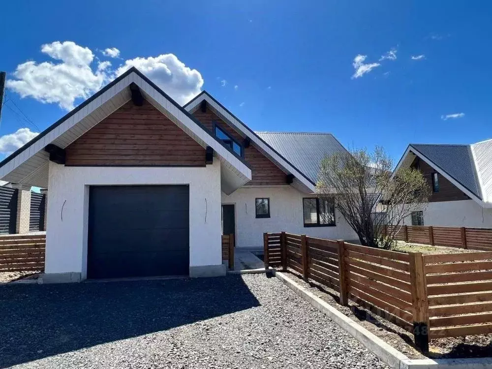 Дом в Иркутская область, Иркутский муниципальный округ, с. Пивовариха ... - Фото 1