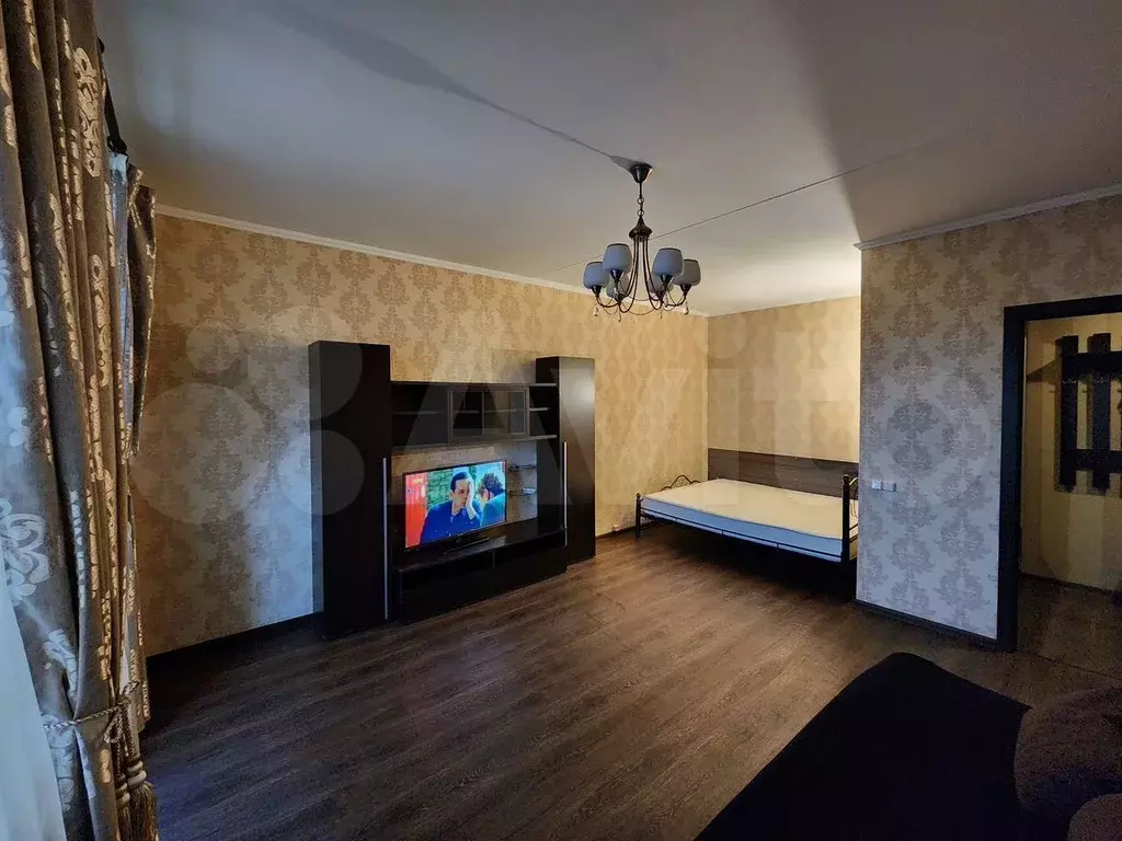 1-к. квартира, 45 м, 9/12 эт. - Фото 0