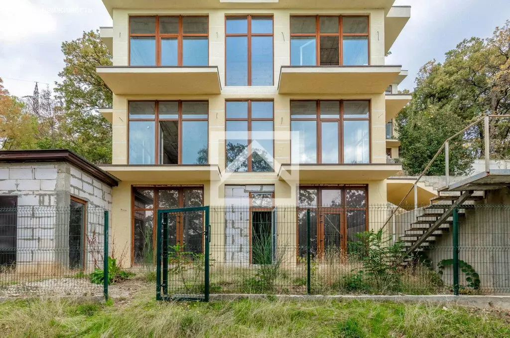 Дом в Гаспра, улица Горького, 52 (242.3 м) - Фото 1