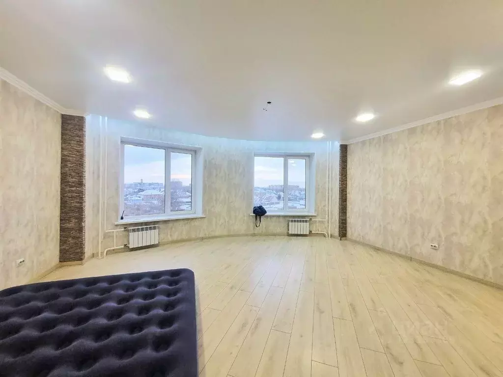 2-к кв. Хакасия, Абакан ул. Кирова, 206А (71.1 м) - Фото 1