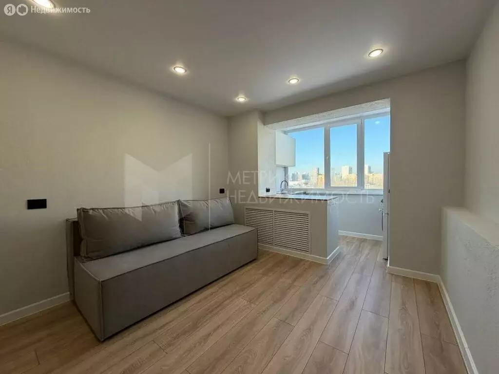 Квартира-студия: Тюмень, улица Республики, 239 (17 м) - Фото 2