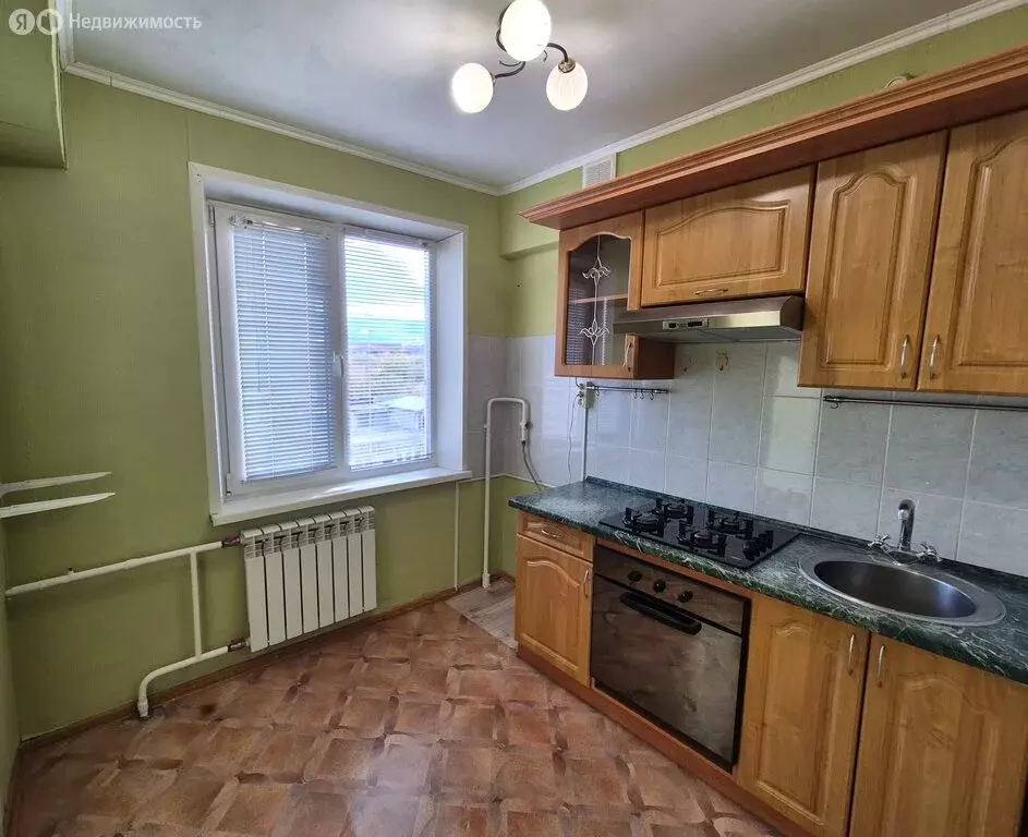 1-комнатная квартира: Брянск, Бежицкий район, улица Камозина, 35 (30 ... - Фото 0