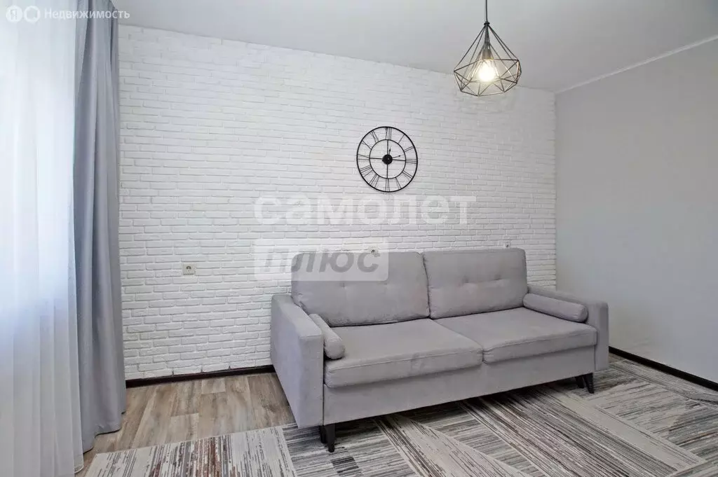 3-комнатная квартира: Омск, улица 12 Декабря, 1 (77.5 м) - Фото 1