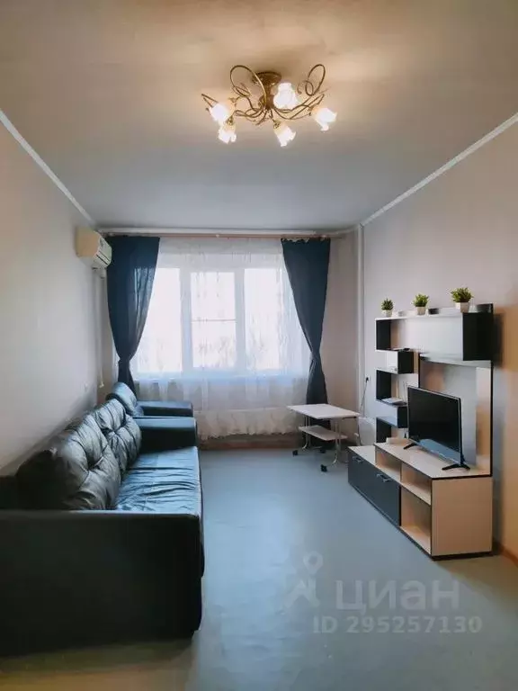 1-к кв. Волгоградская область, Волгоград ул. Елисеева, 17 (35.0 м) - Фото 0