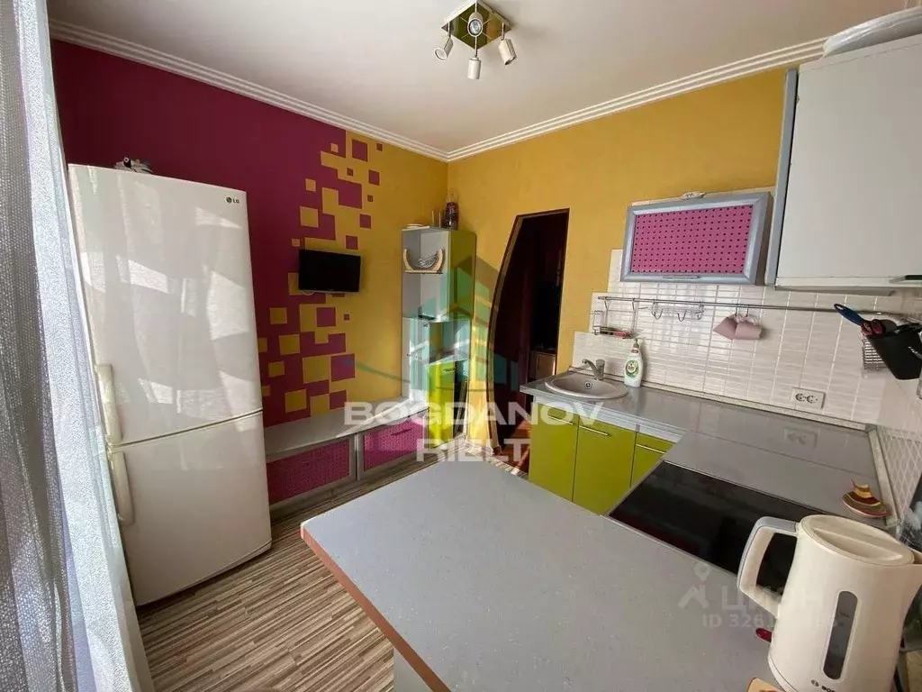 2-к кв. Омская область, Омск ул. 3-я Енисейская, 32/1 (52.5 м) - Фото 2