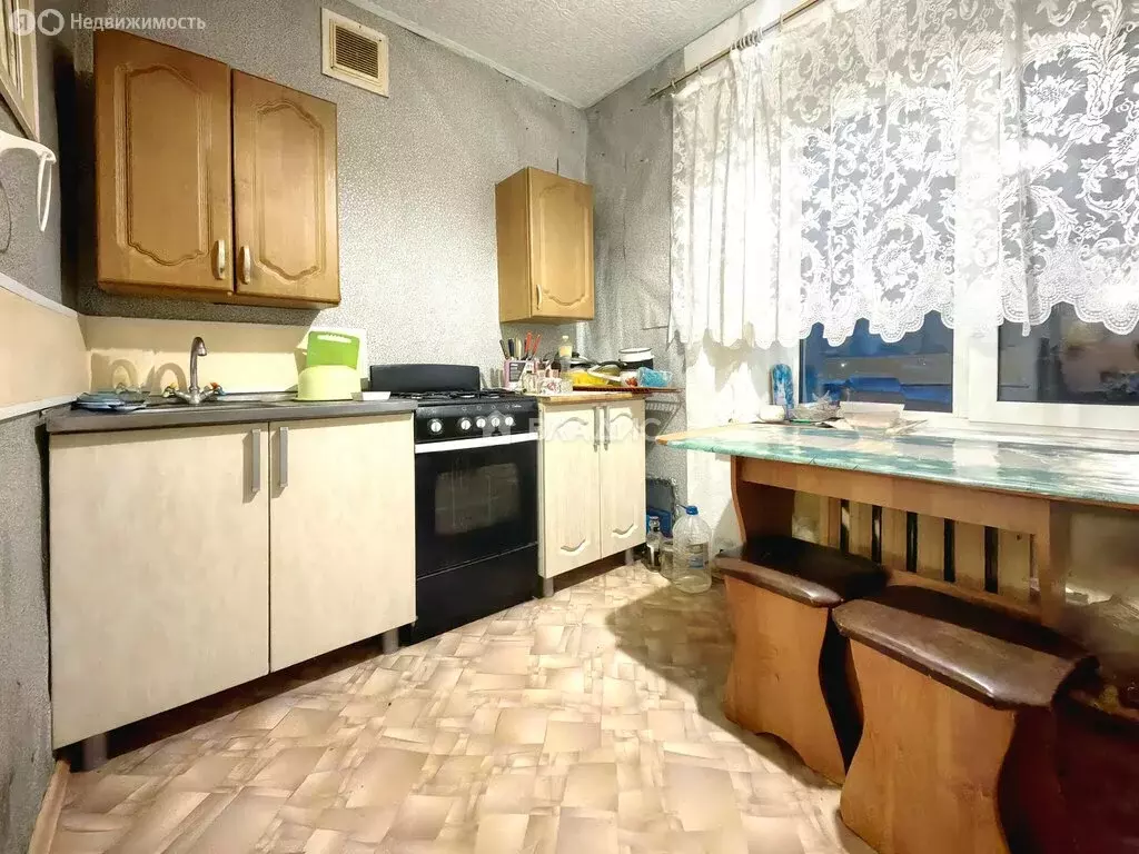 3-комнатная квартира: Духовщина, улица Максима Горького, 8 (58.2 м) - Фото 1