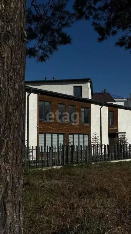Таунхаус в Иркутская область, Ангарск 30-й мкр, 19 (191 м) - Фото 0