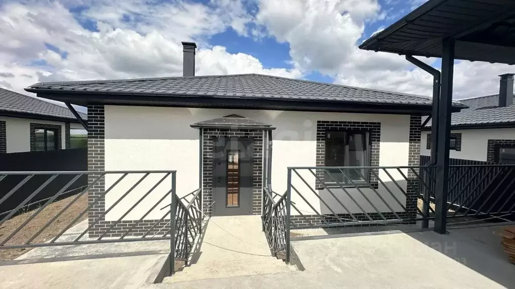 Дом в Крым, Симферопольский район, с. Урожайное ул. 40 лет Победы (93 ... - Фото 1