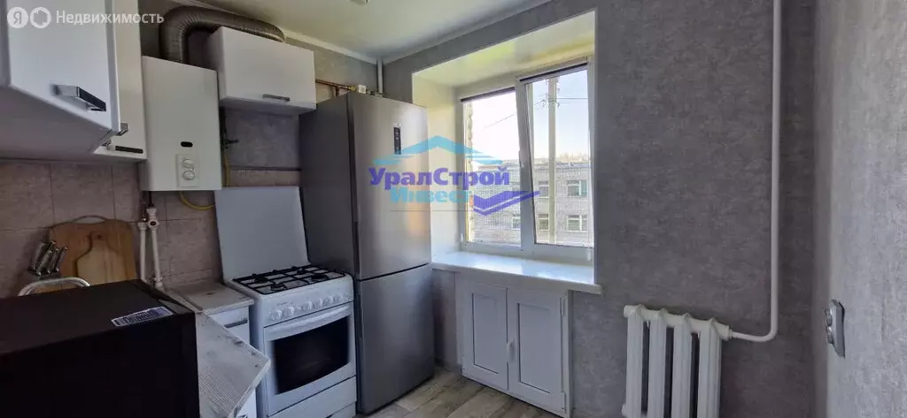 3-комнатная квартира: Октябрьский, улица Островского, 49 (61.6 м) - Фото 1