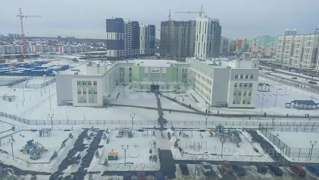 3-к кв. Тюменская область, Тюмень ул. Монтажников, 38 (86.6 м) - Фото 0