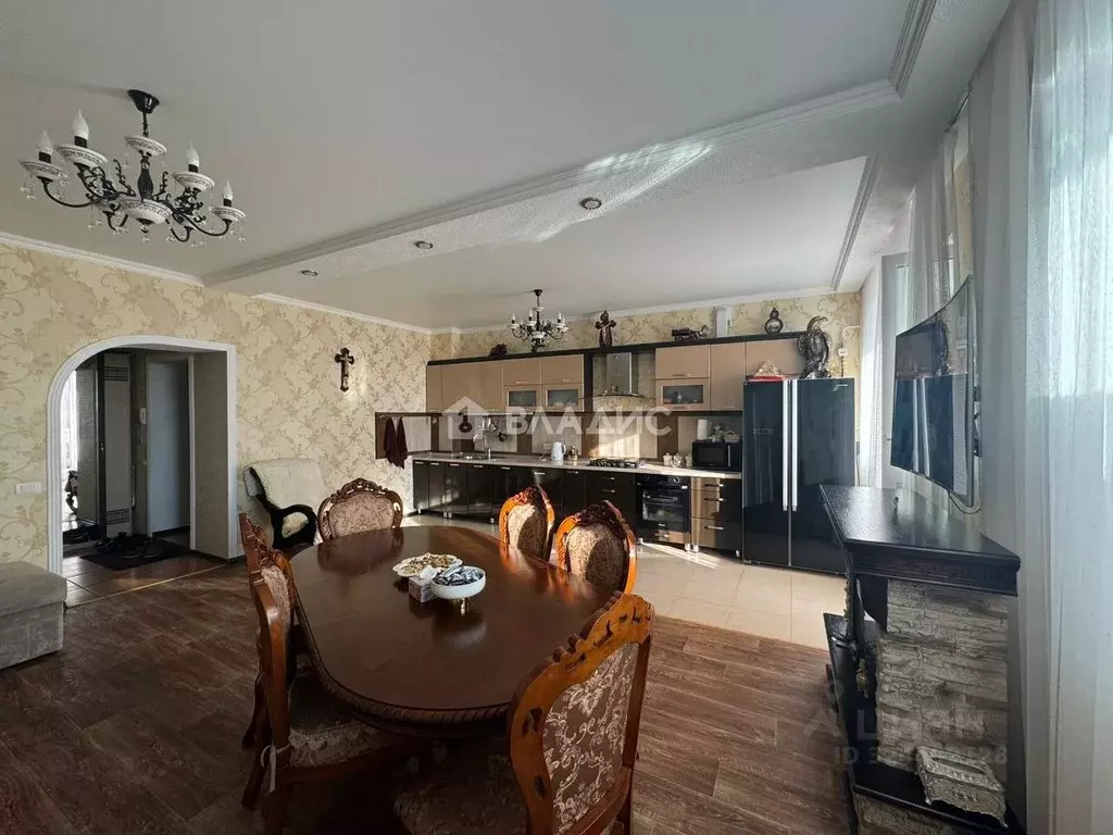 2-к кв. Татарстан, Нижнекамск просп. Химиков, 1А (70.0 м) - Фото 2