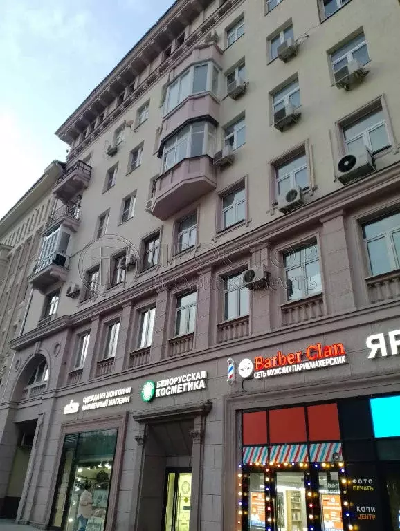 Продается комната в 6-комнатной квартире - Фото 1