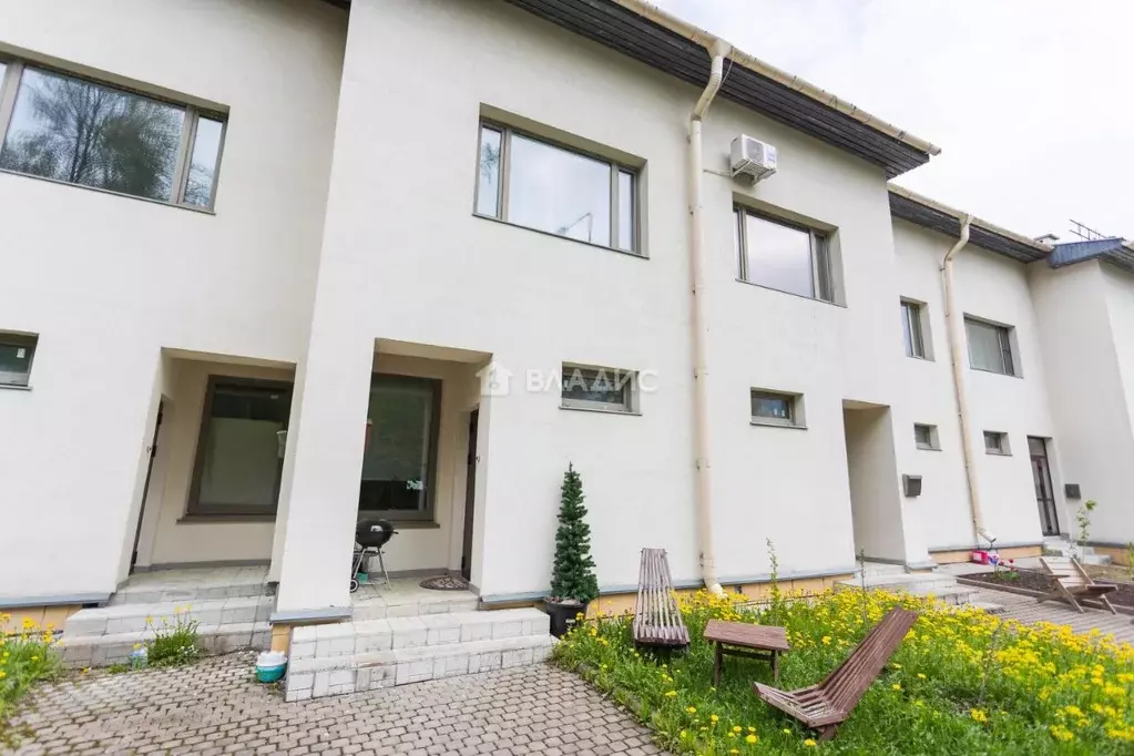 Таунхаус в Карелия, Кондопожский район, Петровское с/пос, пос. ... - Фото 1