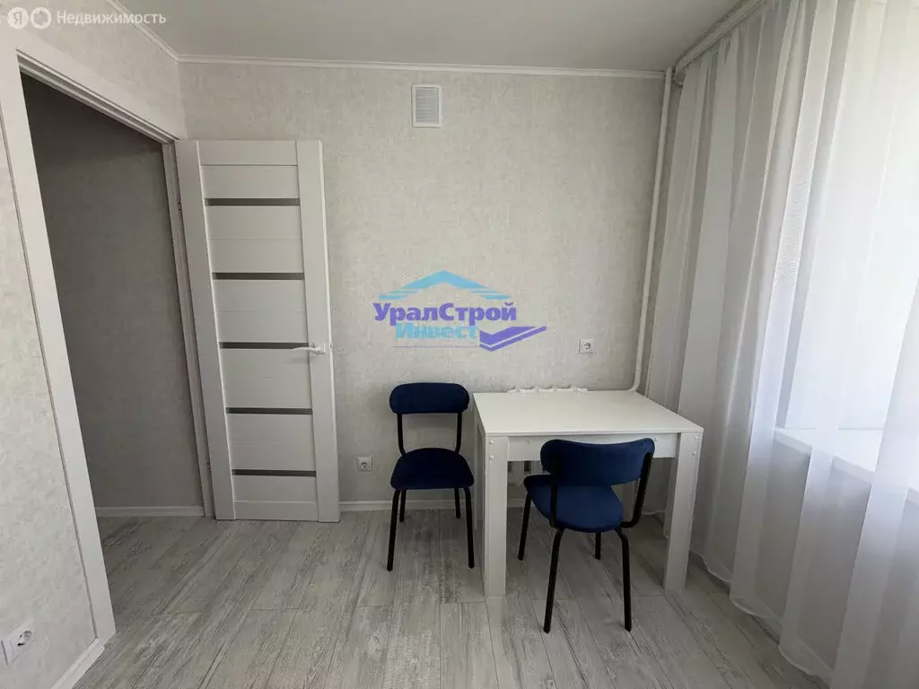 1-комнатная квартира: Октябрьский, 35-й микрорайон, 19 (36.2 м) - Фото 2