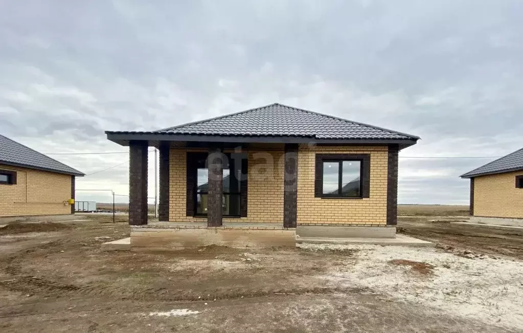 Дом в Оренбургская область, Оренбургский район, с. Благословенка ул. ... - Фото 1