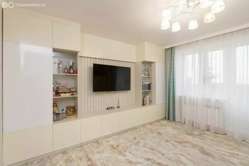 3-комнатная квартира: Тюмень, улица Николая Ростовцева, 2 (73.9 м) - Фото 1