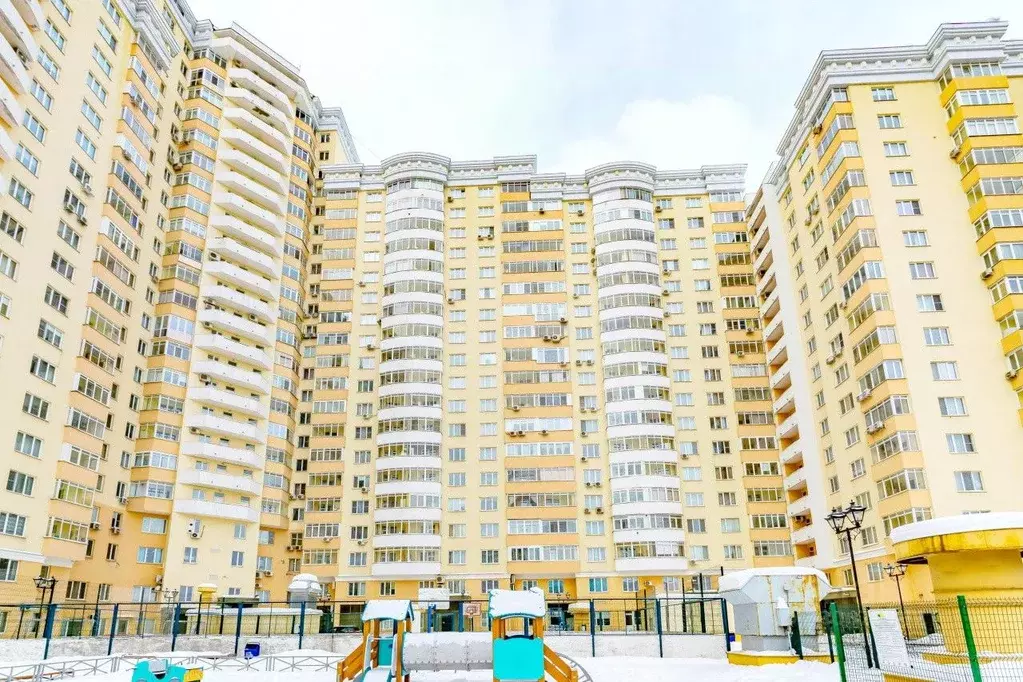3-к кв. Свердловская область, Екатеринбург ул. Шейнкмана, 111 (105.0 ... - Фото 2