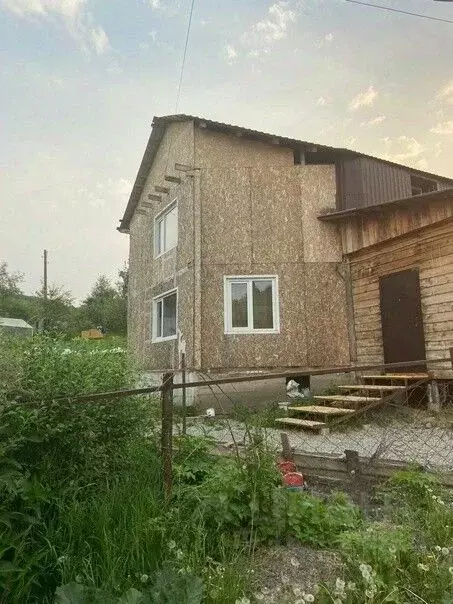 Дом в Алтай, Горно-Алтайск ул. Бочкаревка (700 м) - Фото 0