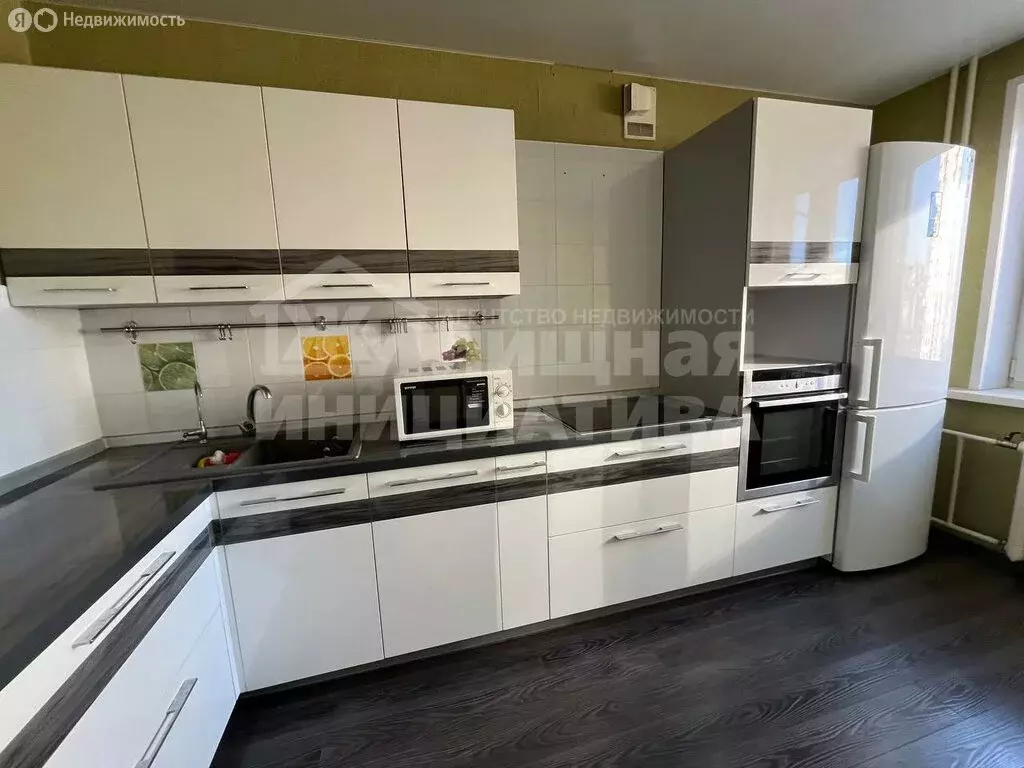3-комнатная квартира: Уфа, Айская улица, 37 (67.5 м) - Фото 1