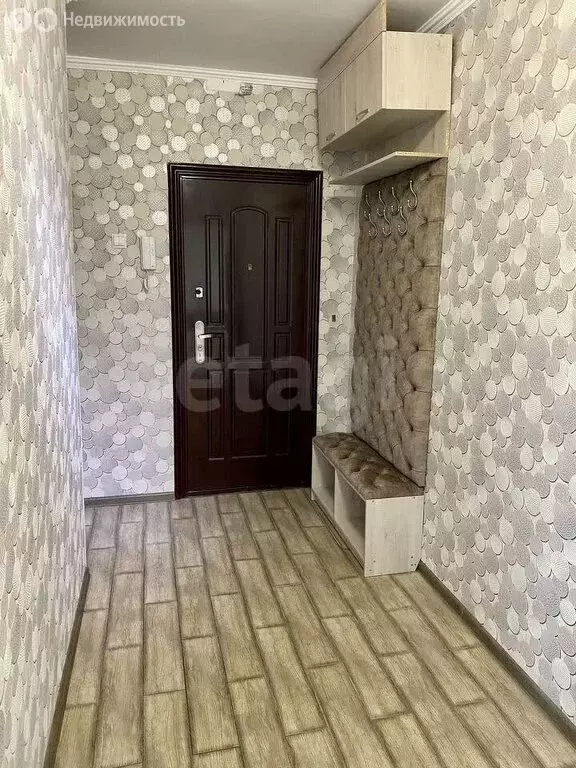 3-комнатная квартира: Белгород, улица Шаландина, 21 (61.2 м) - Фото 1