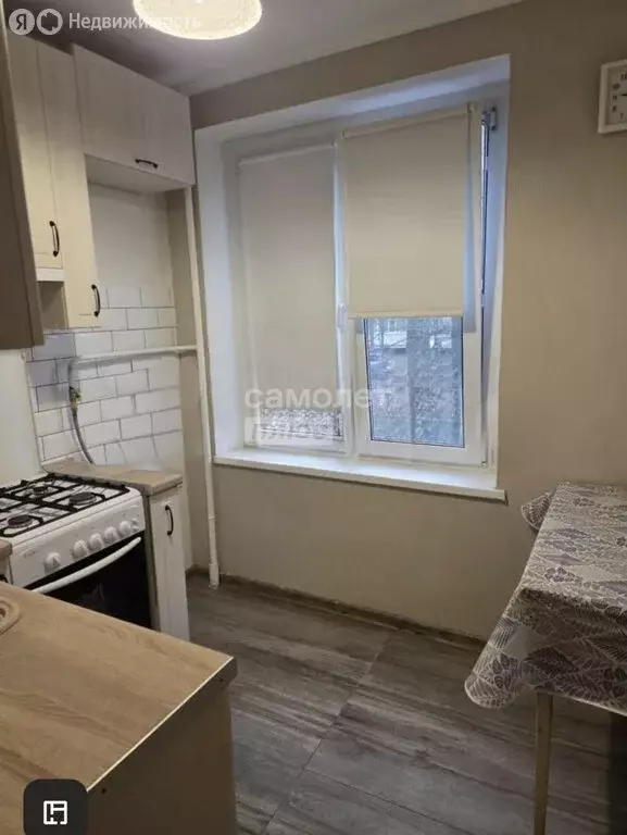 3-комнатная квартира: Одинцово, улица Маршала Бирюзова, 8 (55 м) - Фото 2