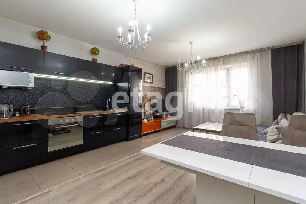 3-к. квартира, 90 м, 3/14 эт. - Фото 1