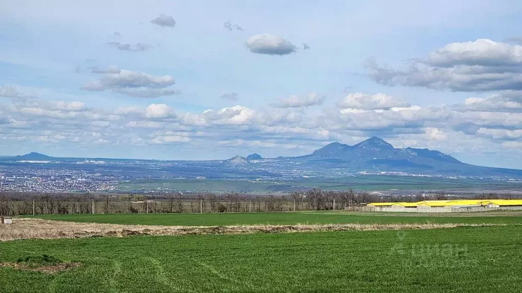 Участок в Ставропольский край, Предгорный муниципальный округ, пос. ... - Фото 0