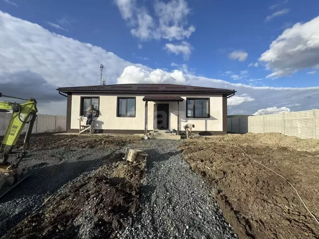 Дом в Крым, Симферопольский район, Трудовское с/пос, с. Строгоновка ... - Фото 1