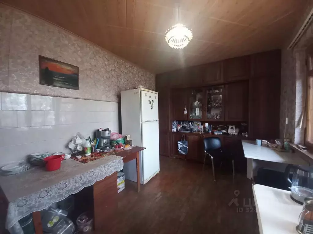 Дом в Астраханская область, Астрахань пл. Атарбекова, 33 (224 м) - Фото 1