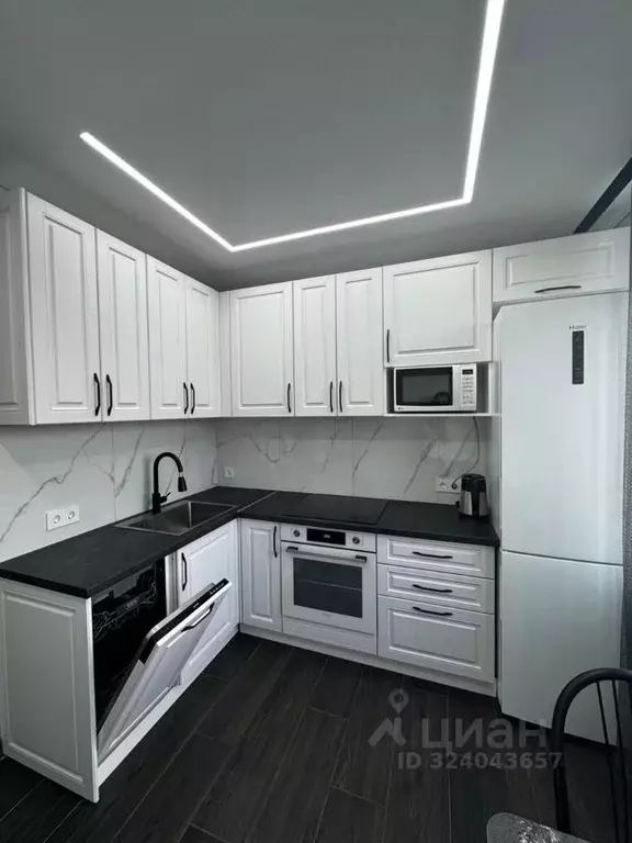 2-к кв. Белгородская область, Старый Оскол Восточный мкр, 14 (60.0 м) - Фото 1