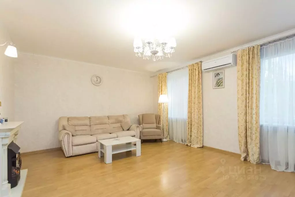 4-к кв. Карелия, Петрозаводск просп. Ленина, 38А (112.4 м) - Фото 1