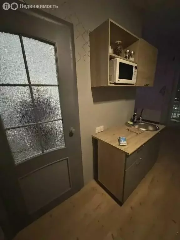 Квартира-студия: Тюмень, Краснооктябрьская улица, 16 (25 м) - Фото 2