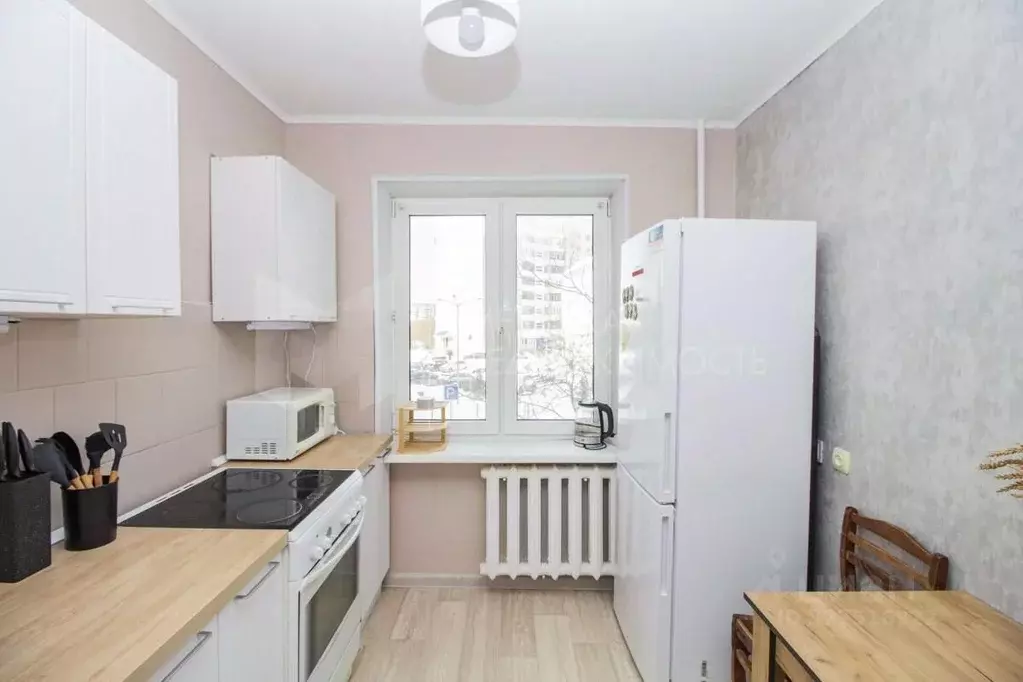 3-к кв. Тюменская область, Тюмень Народная ул., 8 (64.9 м) - Фото 1