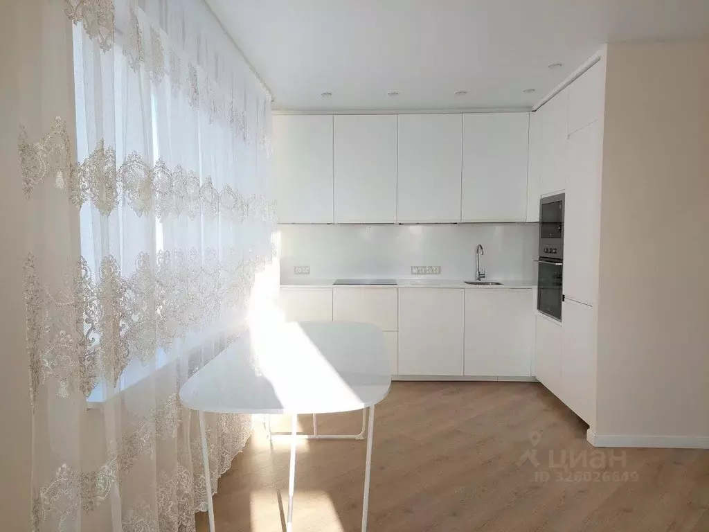 2-к кв. Свердловская область, Екатеринбург ул. Новаторов, 8 (64.0 м) - Фото 1