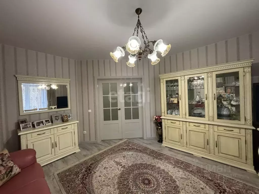 2-к кв. Смоленская область, Смоленск Красноборская ул., 8 (66.0 м) - Фото 0