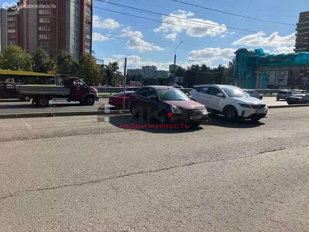 Торговая площадь (700 м) - Фото 0