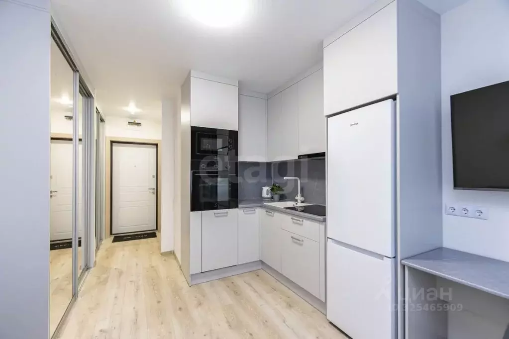 Студия Тюменская область, Тюмень ул. 9 Января, 160к1 (20.6 м) - Фото 1