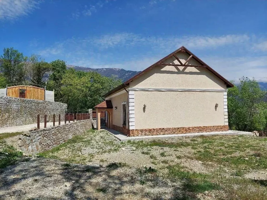 Дом в Крым, Ялта муниципальный округ, Виноградное пгт ш. ... - Фото 1