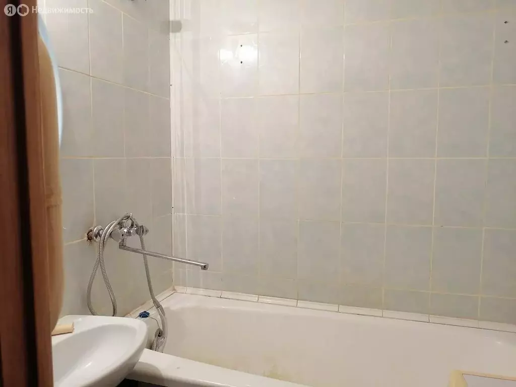 3-комнатная квартира: Воронеж, улица Хользунова, 60 (63.3 м) - Фото 0