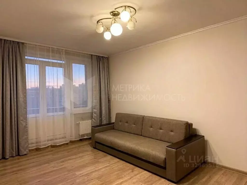 1-к кв. Тюменская область, Тюмень ул. Героев Космоса, 17 (37.0 м) - Фото 1