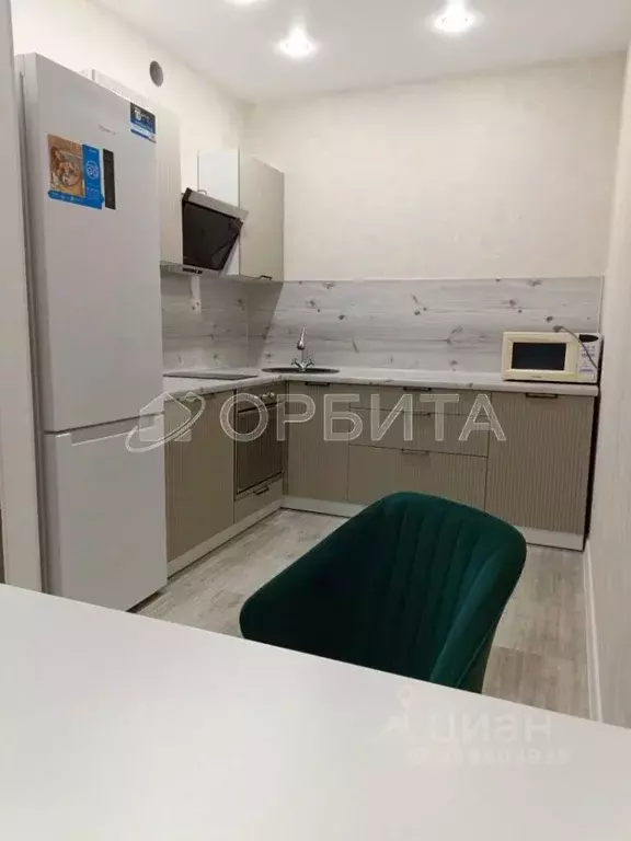 1-к кв. Тюменская область, Тюмень ул. Республики, 204к11 (38.5 м) - Фото 0