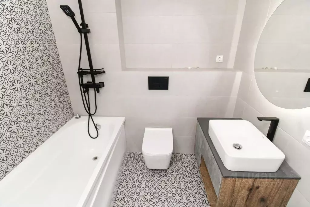 2-к кв. Тюменская область, Тюмень Дамбовская ул., 29к1 (50.8 м) - Фото 1