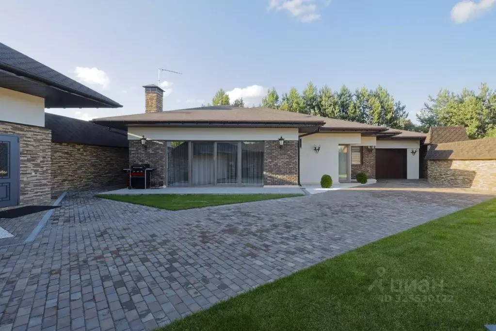 Коттедж в Московская область, Одинцовский городской округ, д. Малые ... - Фото 1