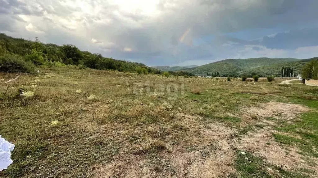 Участок в Крым, Белогорский район, Богатовское с/пос, с. Красная ... - Фото 1