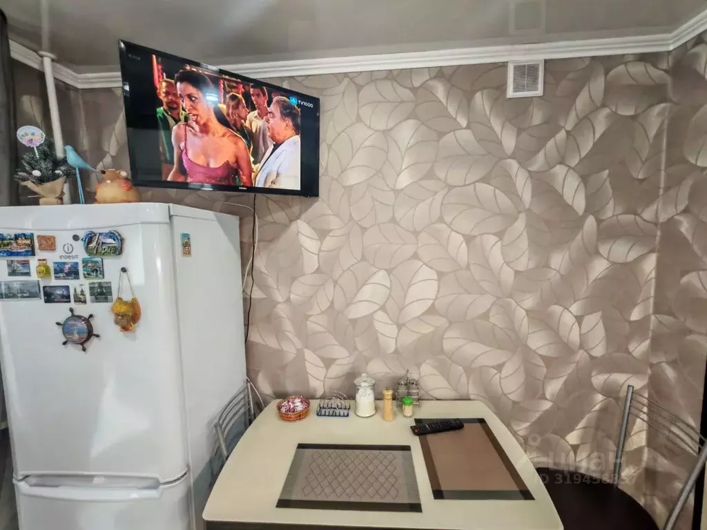 2-к кв. Хакасия, Абакан ул. Кирова, 102 (50.0 м) - Фото 0