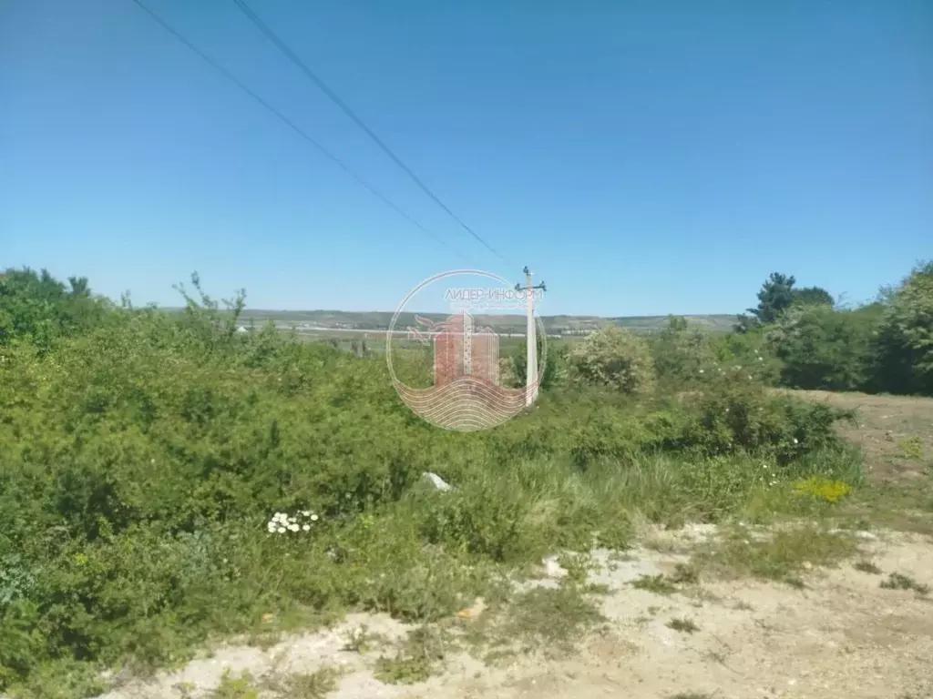 Участок в Крым, Симферопольский район, Трудовское с/пос, с. Денисовка ... - Фото 0